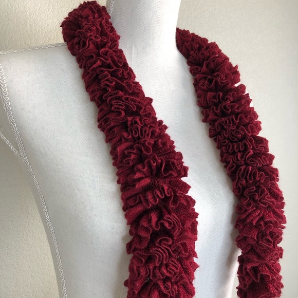 Red Ruffled Scarf - Picture 3 of 4